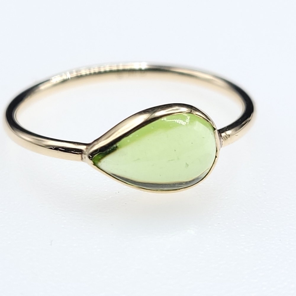 14k peridot ring bezel set size 9.0